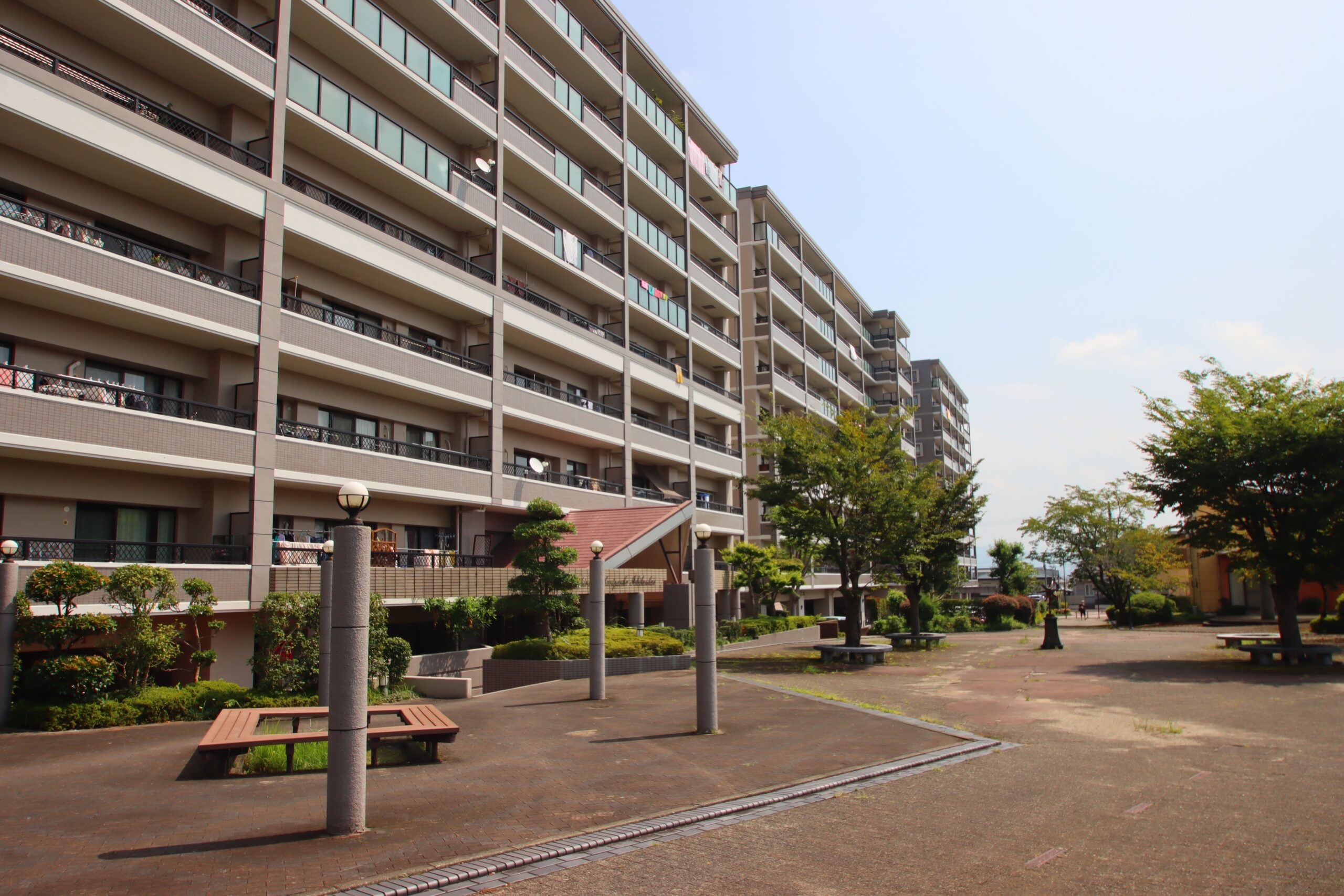 敷地前には広場があります♪