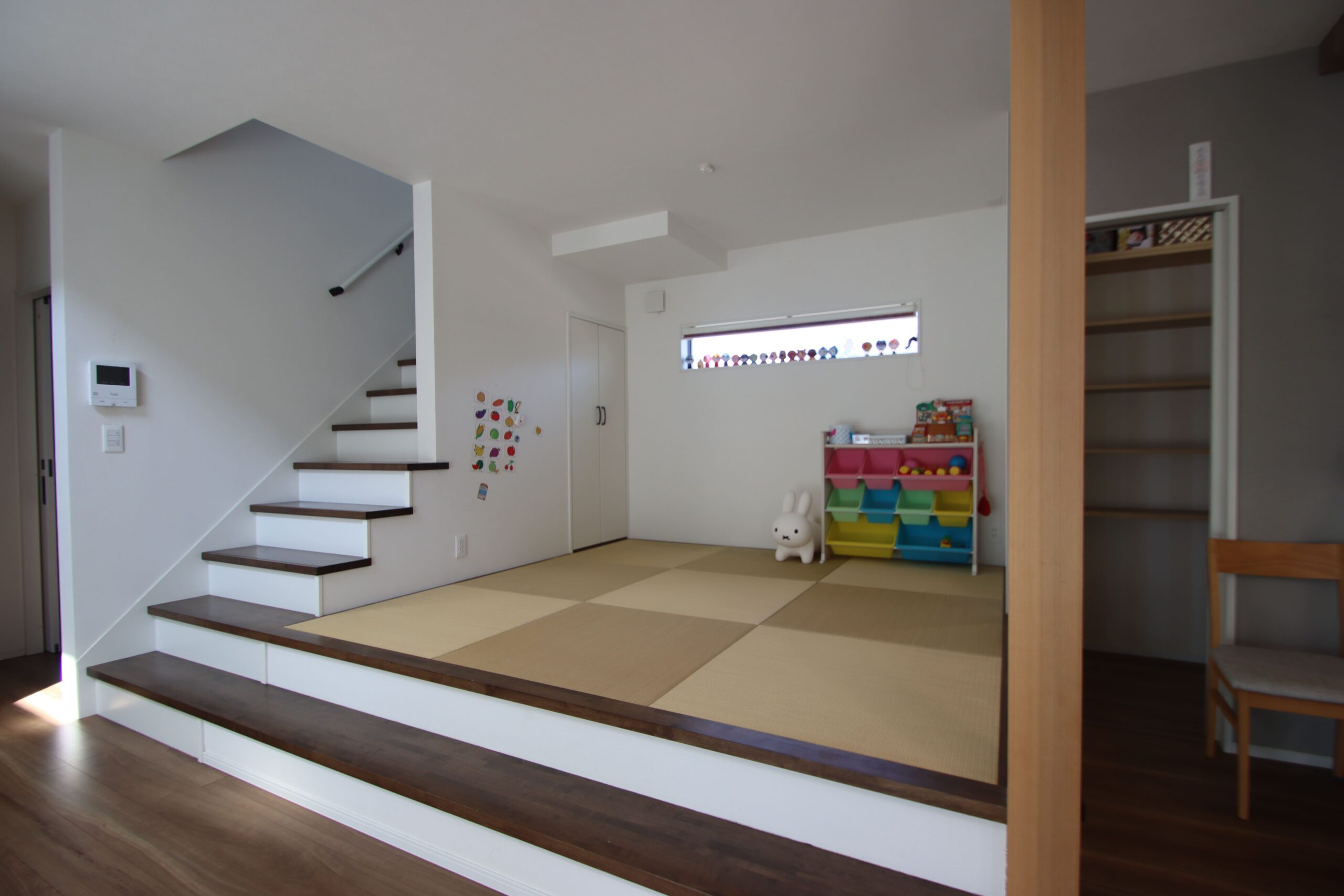 来客時や赤ちゃんのお世話にも便利な小上がり和室コーナー付き